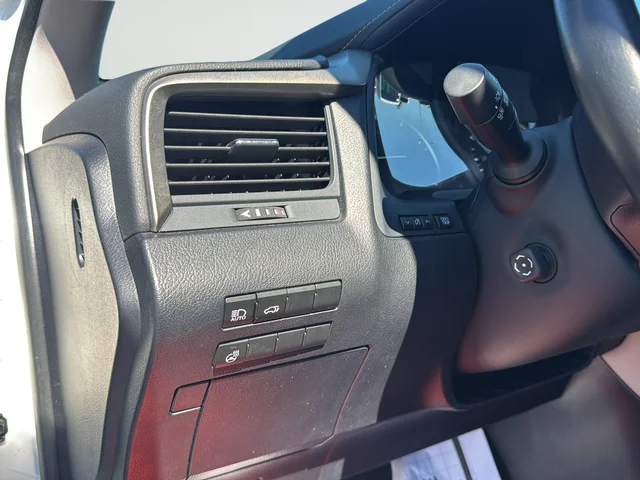 Used 2018 White Lexus 350L image 11
