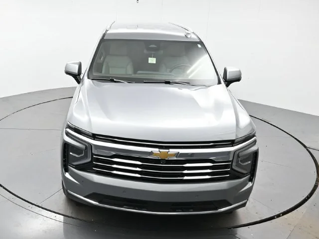 Used 2025 Sterling Gray Metallic Chevrolet LT image 33