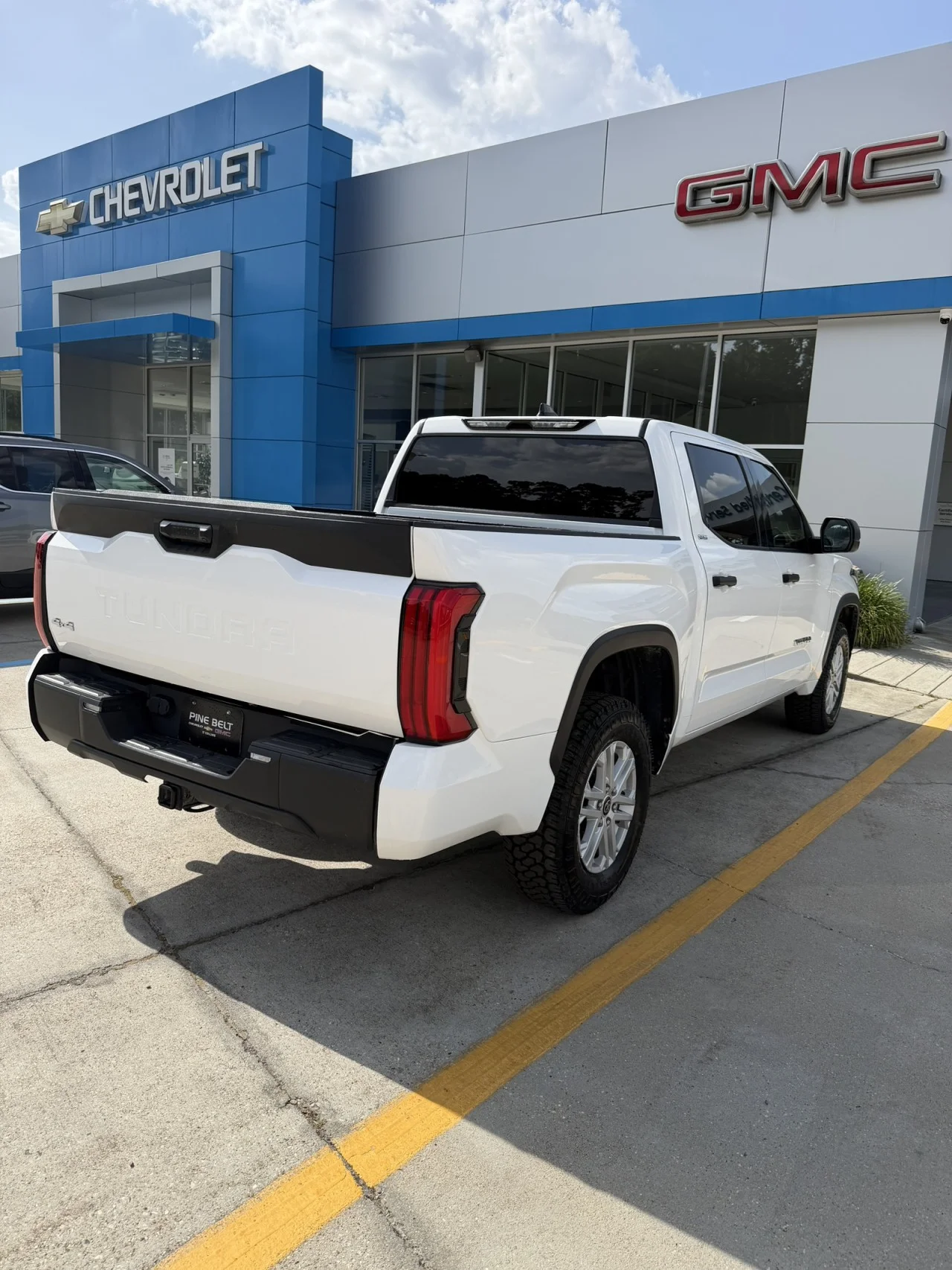 Used 2023 White Toyota SR5 image 4