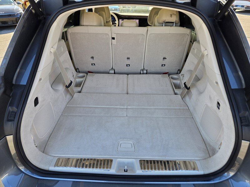 Used 2025  Mercedes-Benz 580 image 16