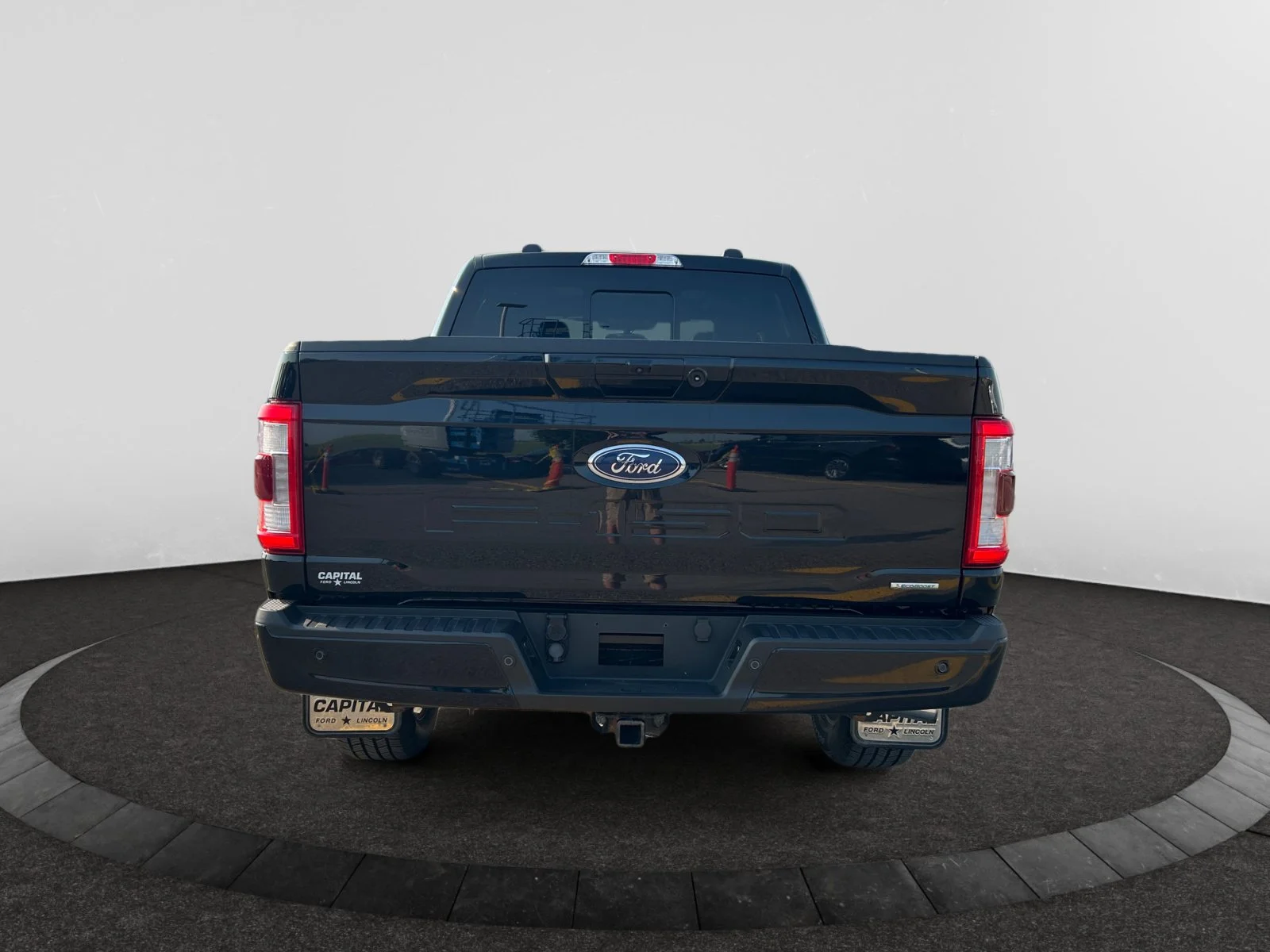 Used 2021 BLACK Ford LARIAT SuperCrew image 4