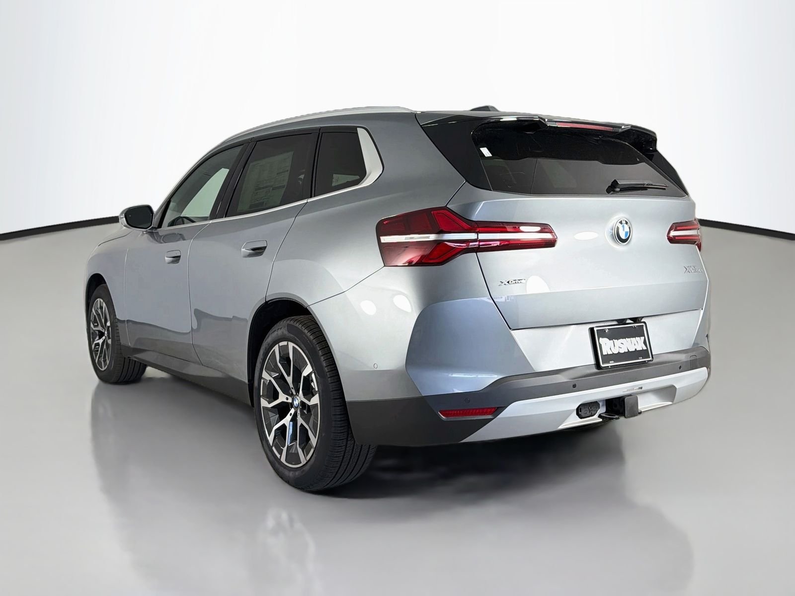 New 2026 Skyscraper Grey Metallic BMW 30 xDrive image 5