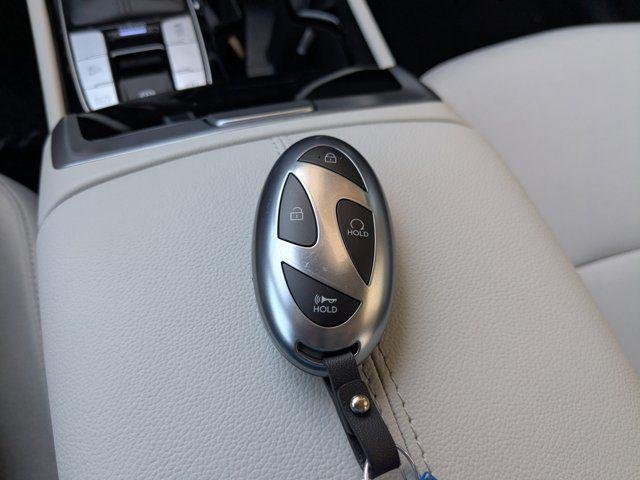 New 2026 Shimmering Silver Hyundai SE FWD image 46