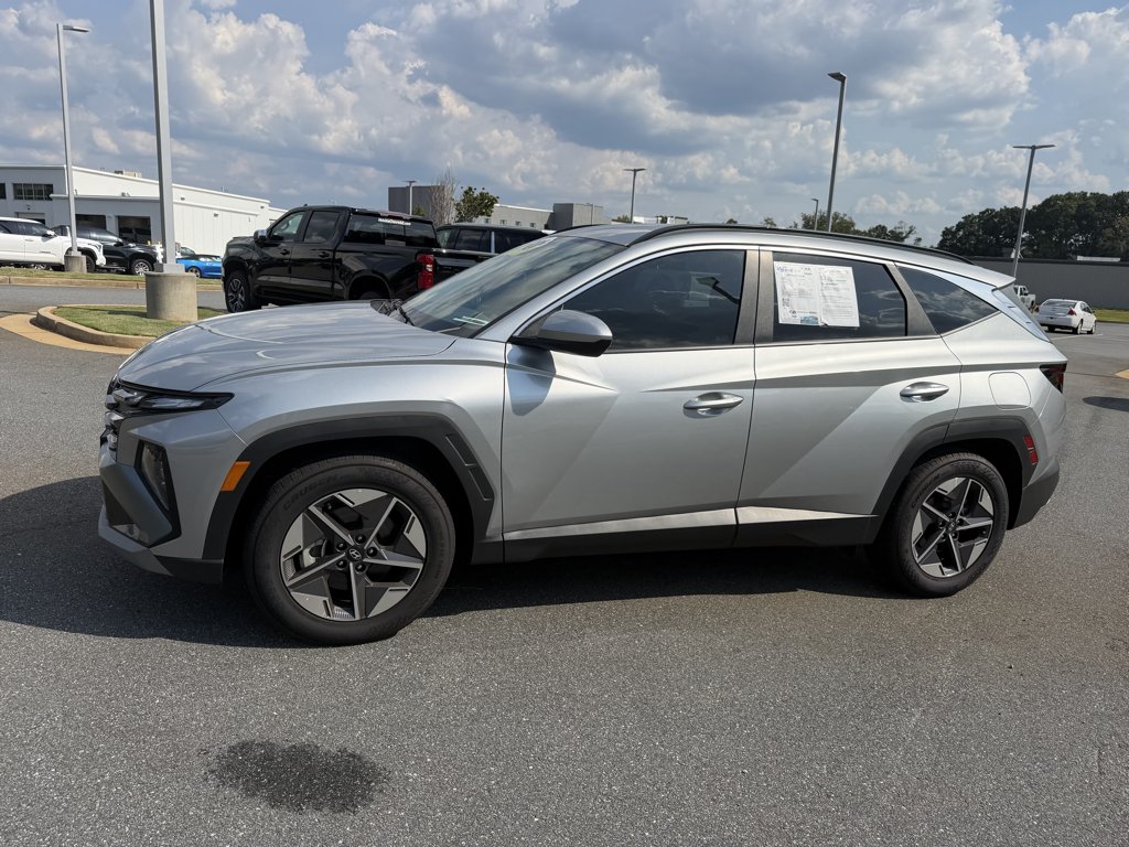 Used 2025 Silver Hyundai SEL image 4