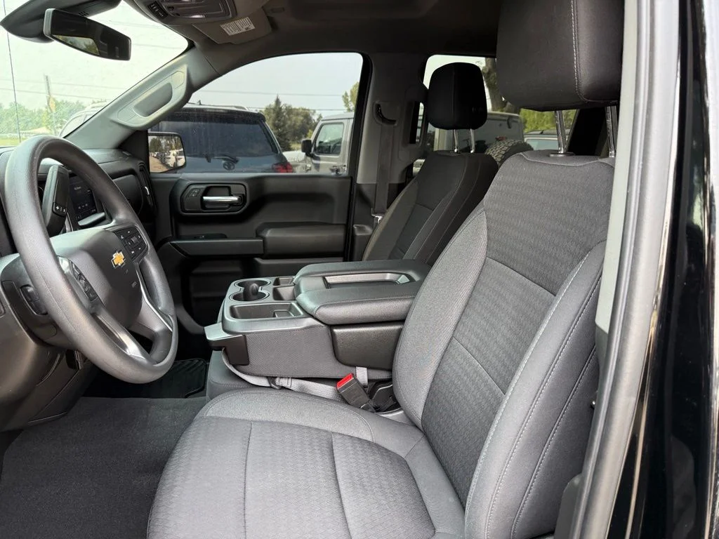 Used 2022 Black Chevrolet Custom image 10