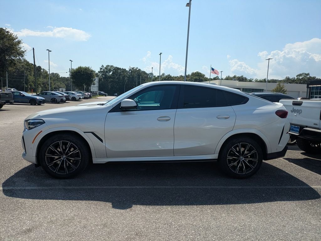 Used 2023 White BMW xDrive40i image 2