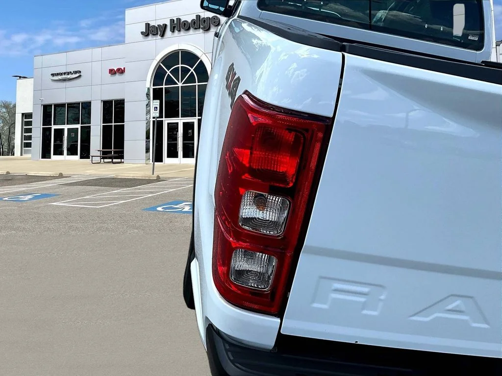 Used 2022 White Ford XL image 26