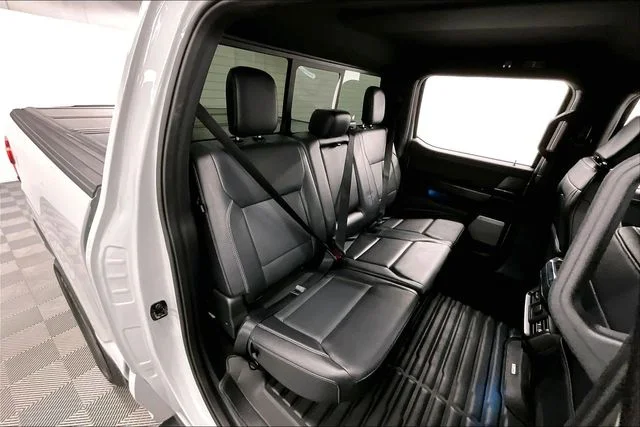 Used 2024 Avalanche Ford Lariat image 24