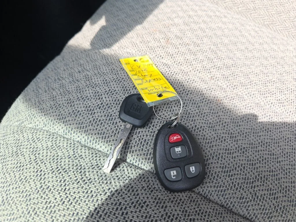 Used 2025 White Chevrolet LT image 6