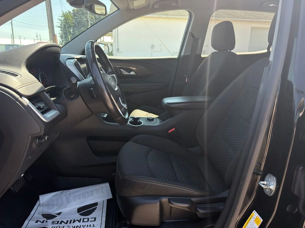 Used 2020 Black GMC SLE image 2