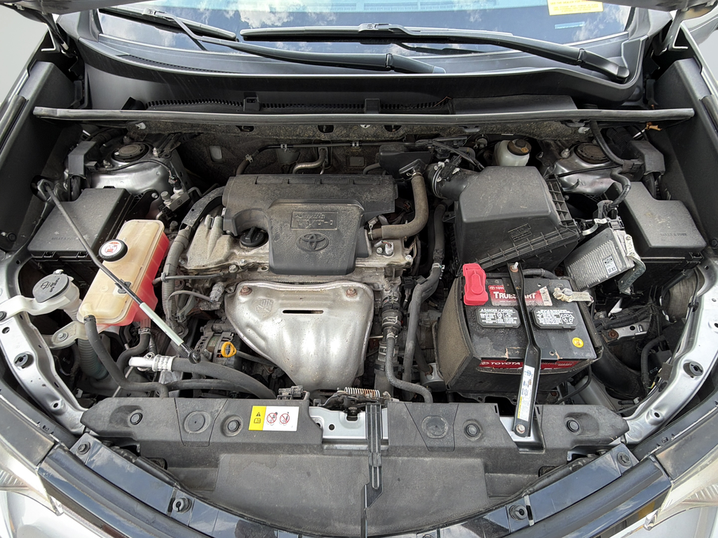 Used 2018 Silver Toyota LE image 41