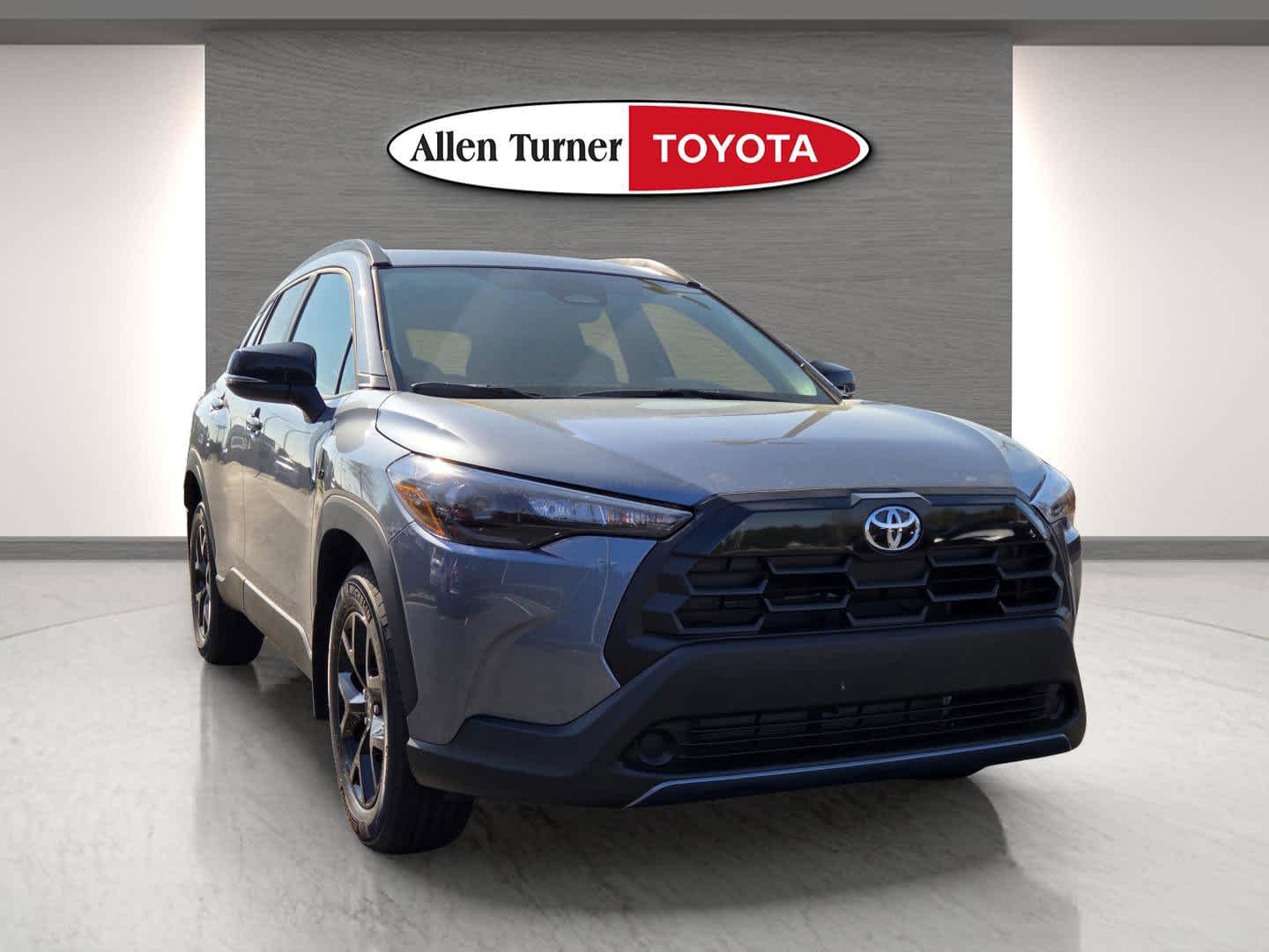 2026 Toyota Corolla Cross LE - Photo 2