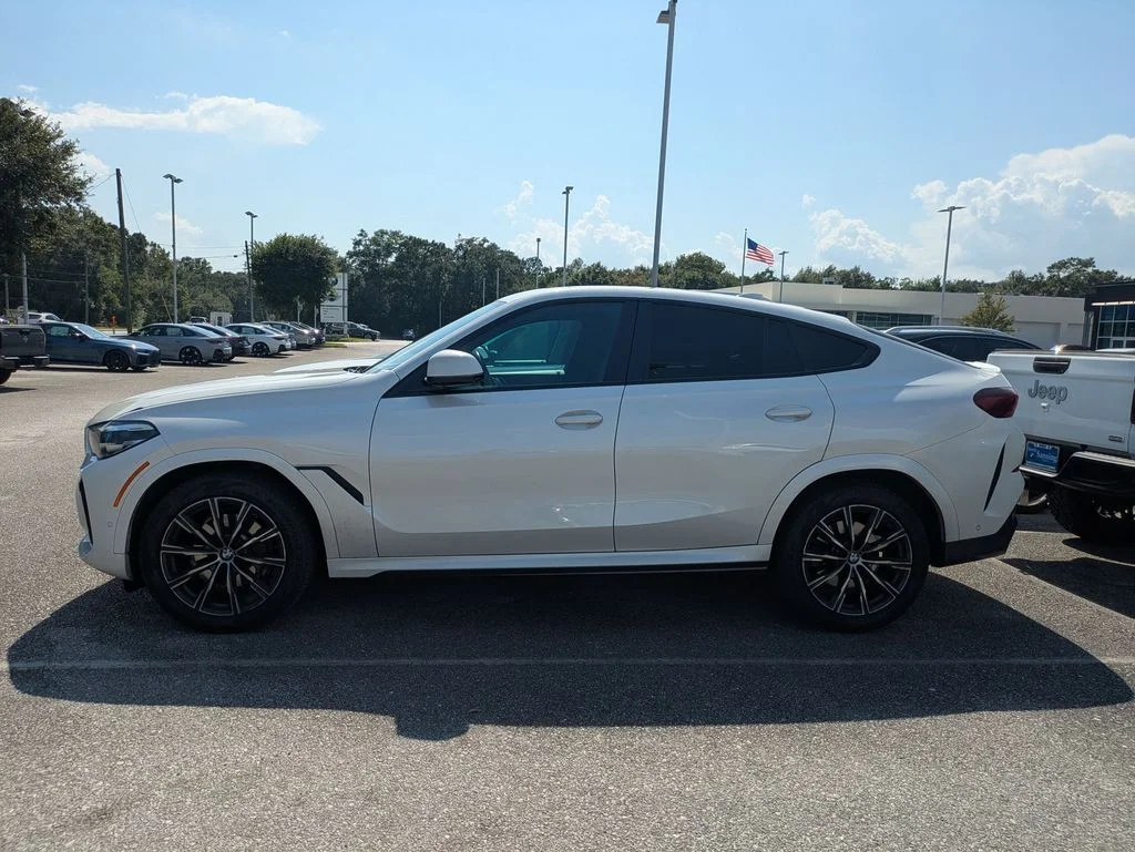 Used 2023 White BMW xDrive40i image 2