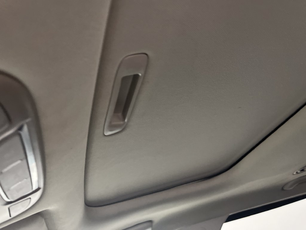 Used 2022 Silver Kia S image 23