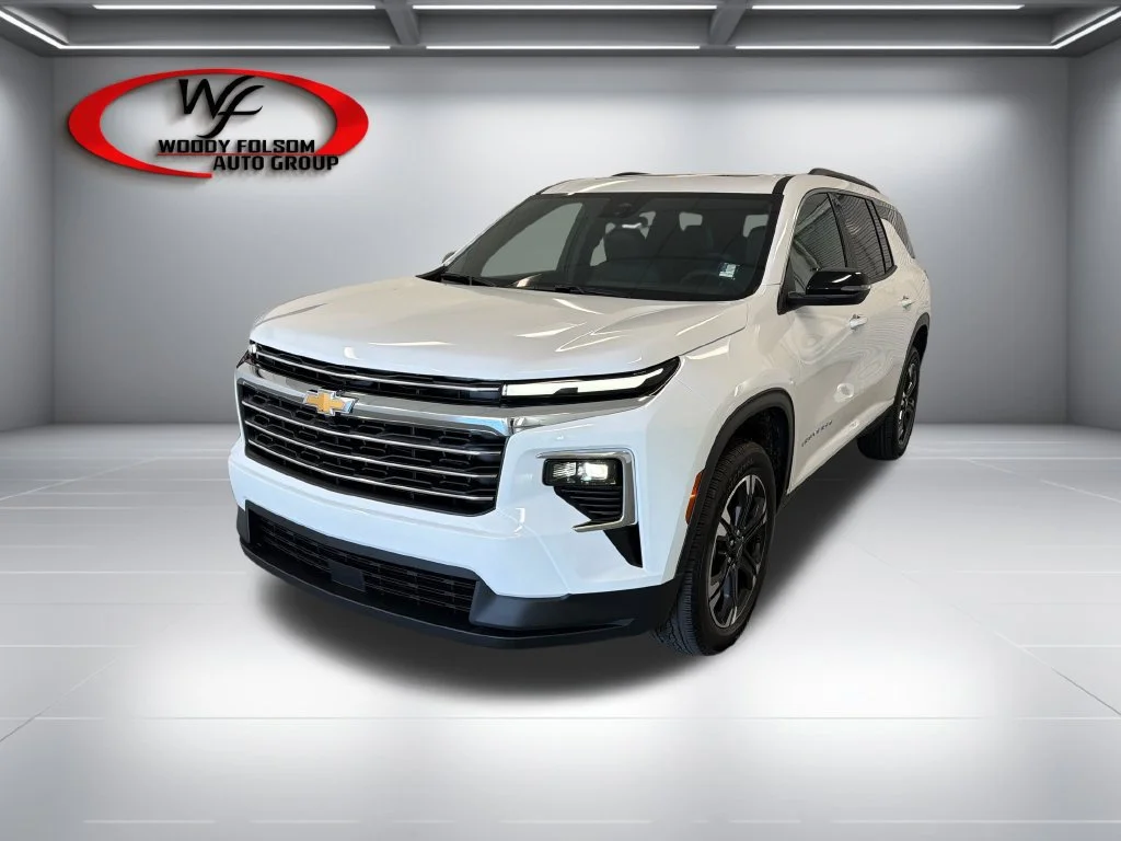 New 2027 Summit White Chevrolet LT image 3