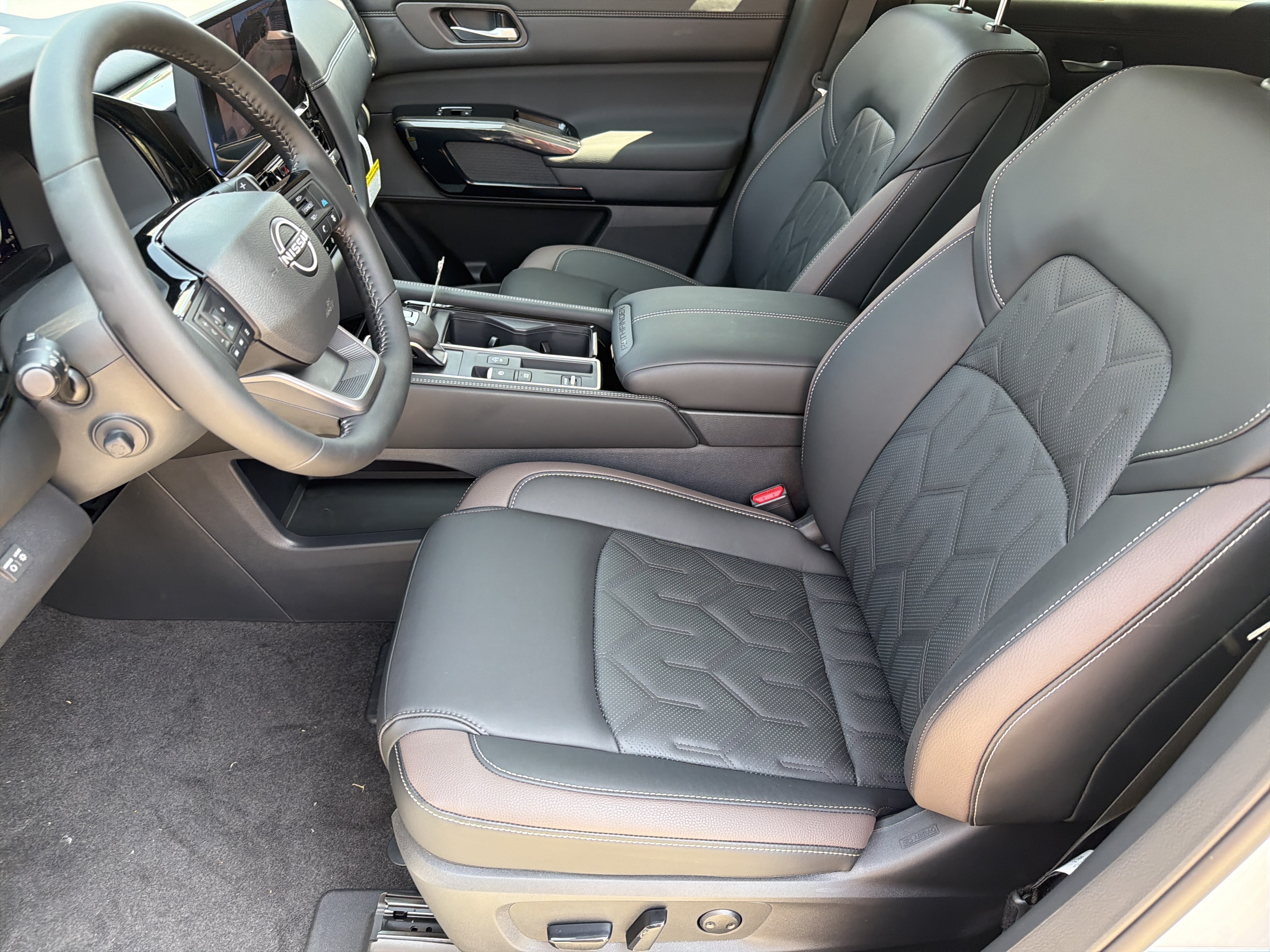 New 2026 Everest White Pearl Tricoat Nissan Platinum image 10