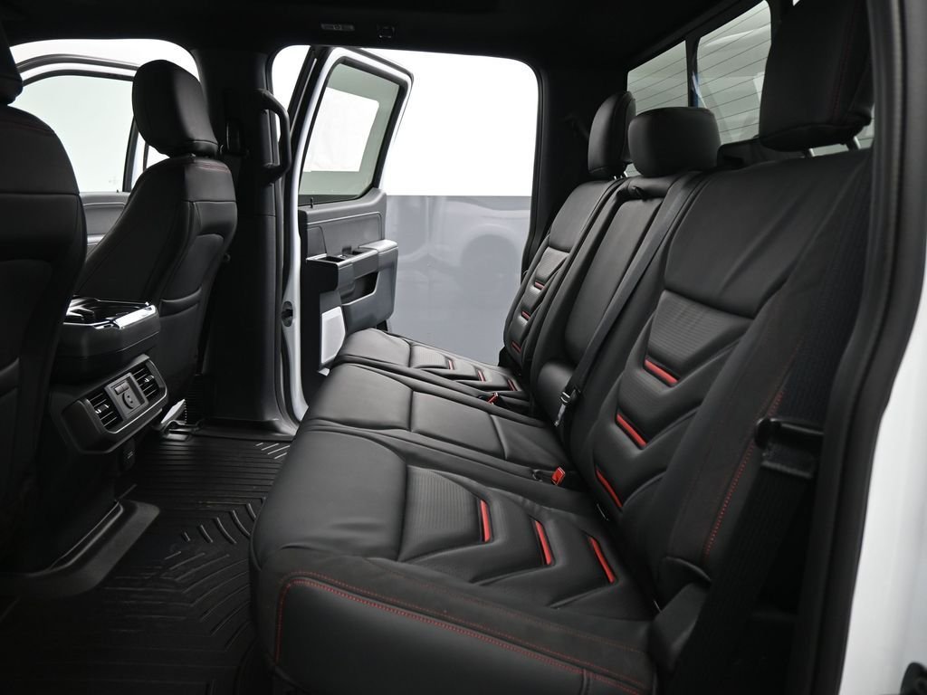 New 2025 Oxford White Ford Lariat image 23