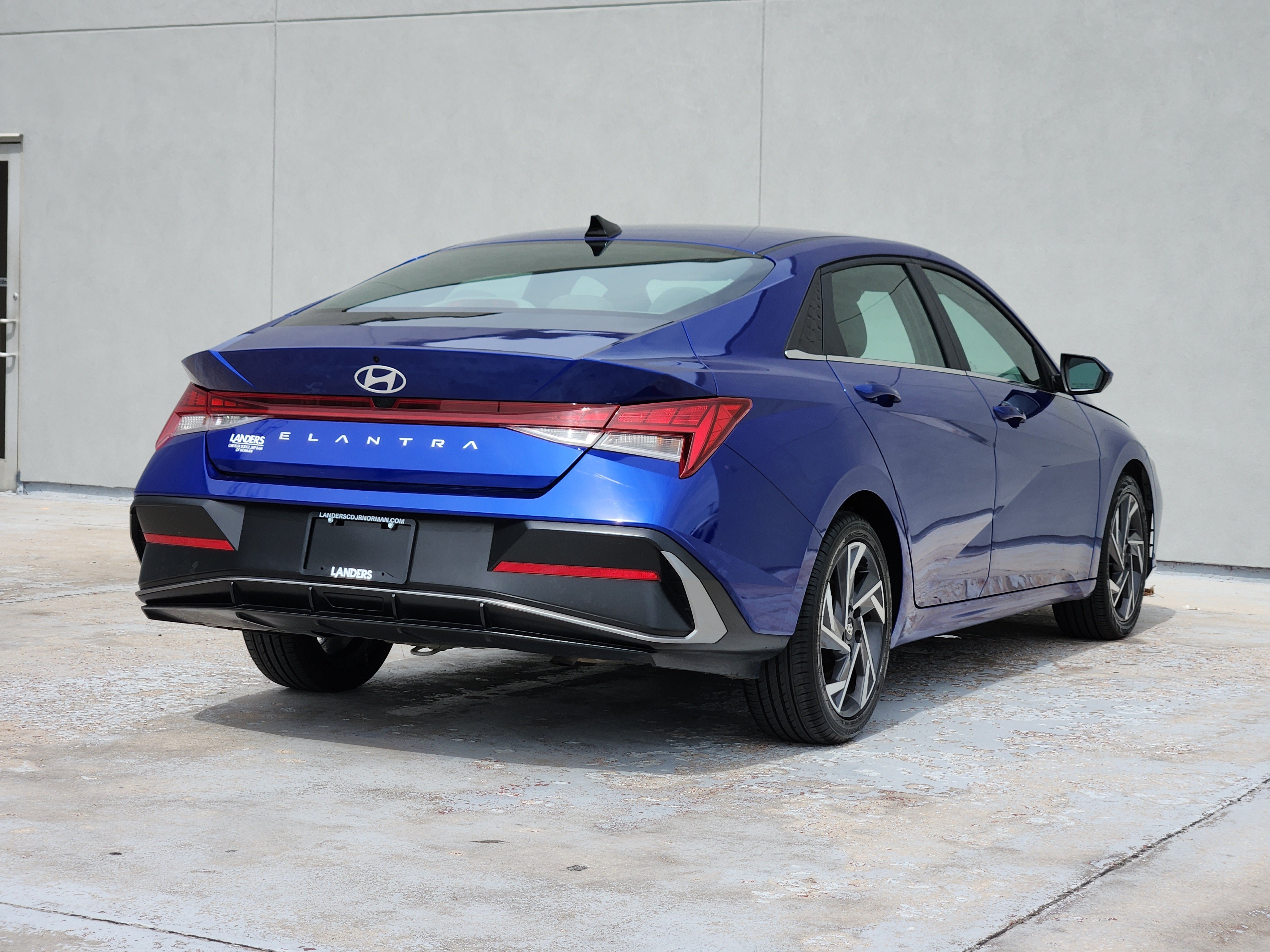 Used 2025 Intense Blue Hyundai SEL Convenience image 8