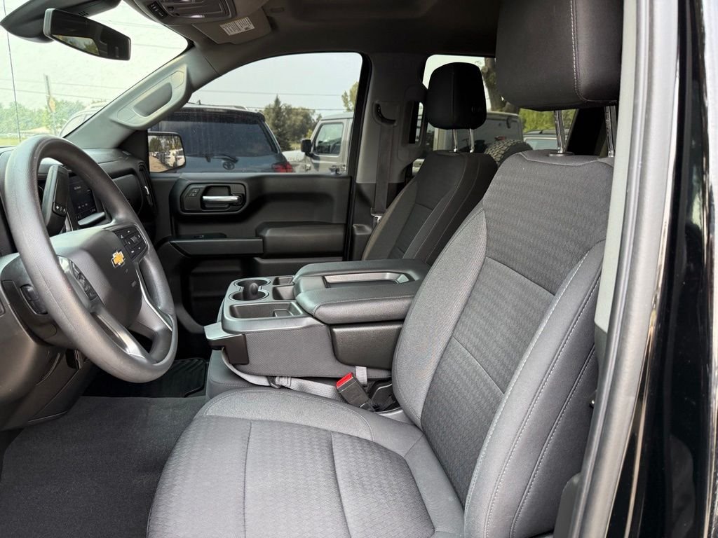 Used 2022 Black Chevrolet Custom image 10