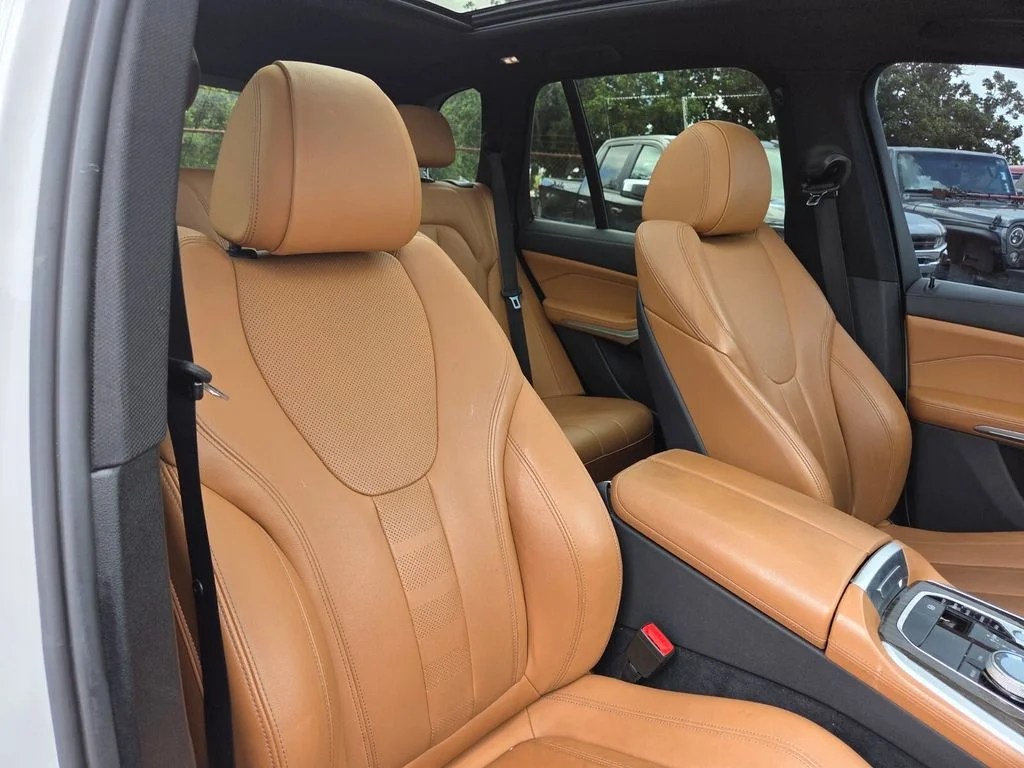 Used 2022 White BMW sDrive40i image 31