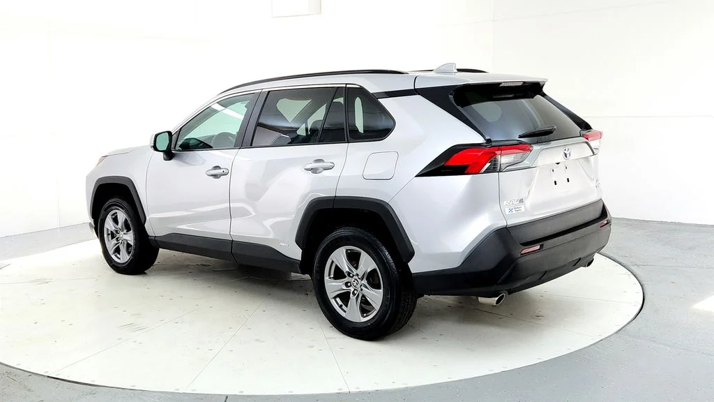 Certified Used 2022 Silver Toyota XLE image 4