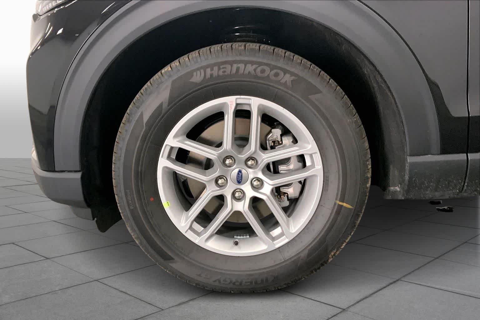 New 2026 Agate Black Metallic Ford Active image 9