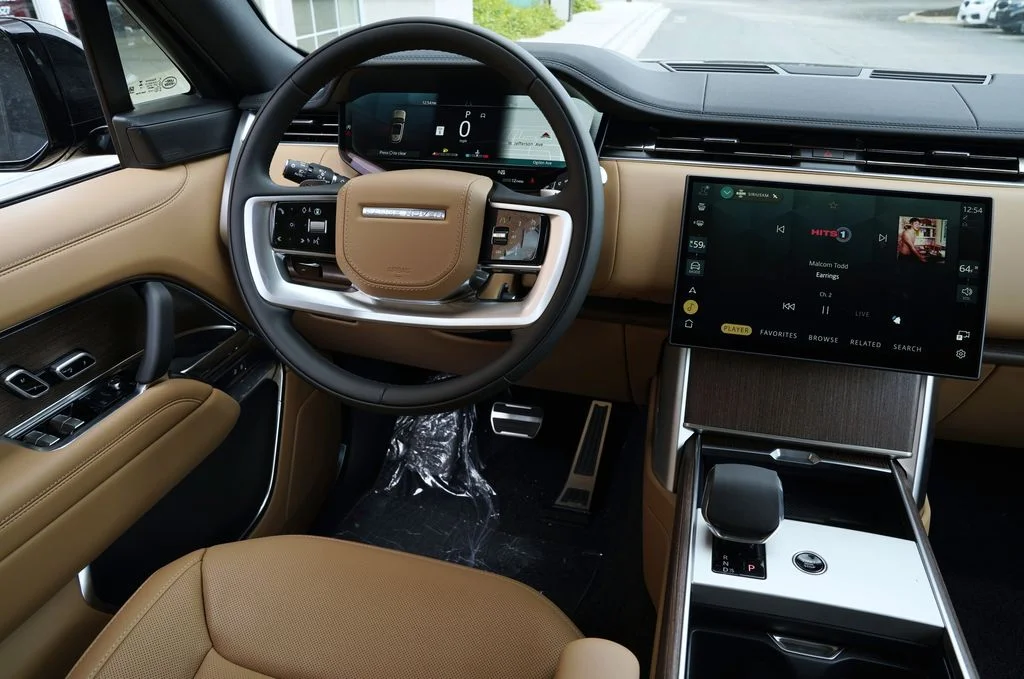 New 2026 British Racing Green Land Rover SE image 16