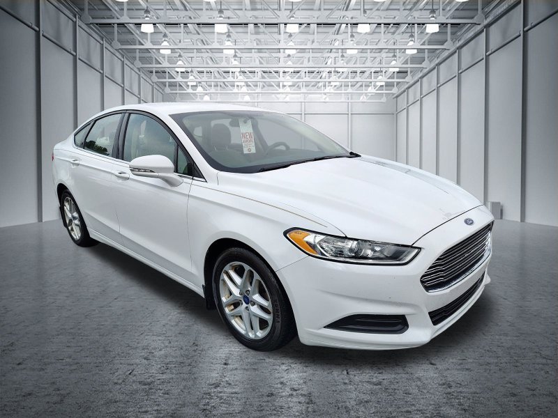 Used 2016 White Ford SE image 3
