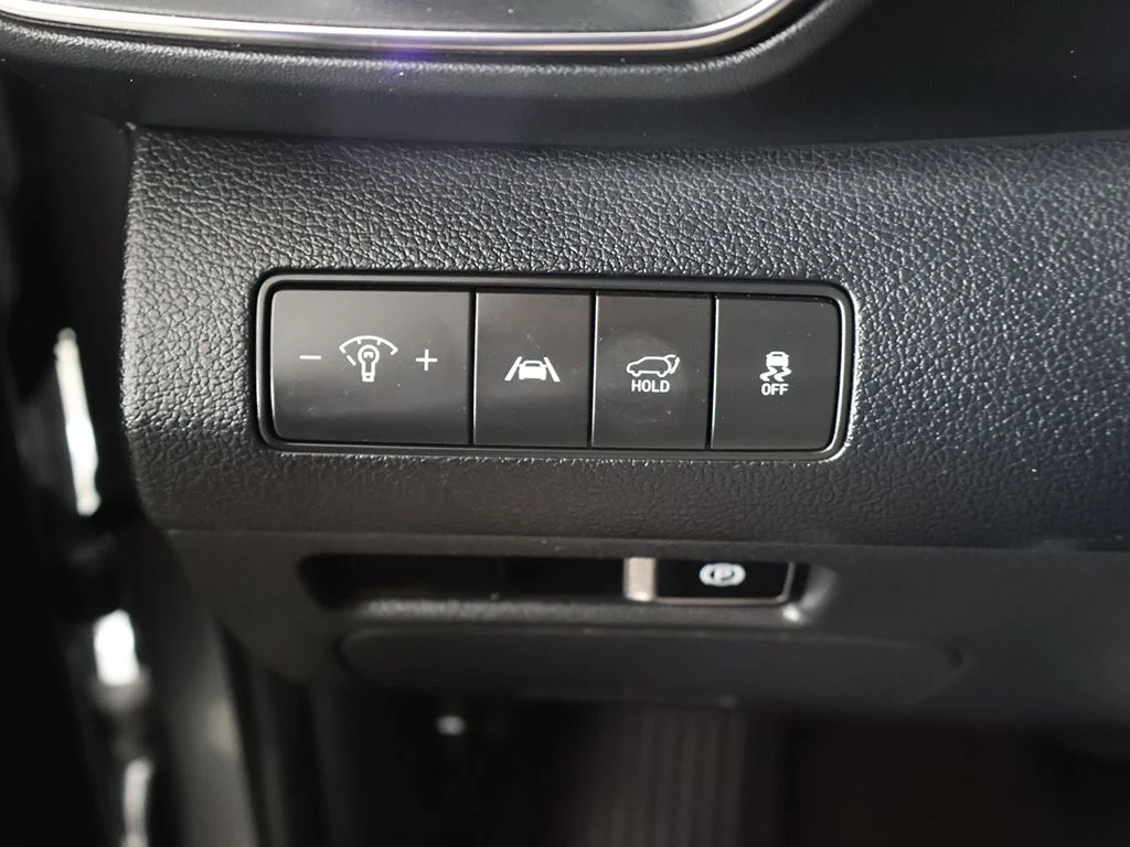Used 2022 Silver Hyundai XRT image 33
