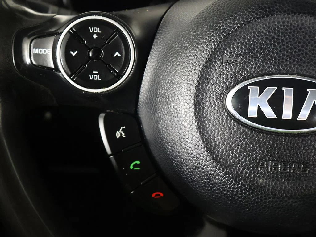 Used 2014 Green Kia Base image 31