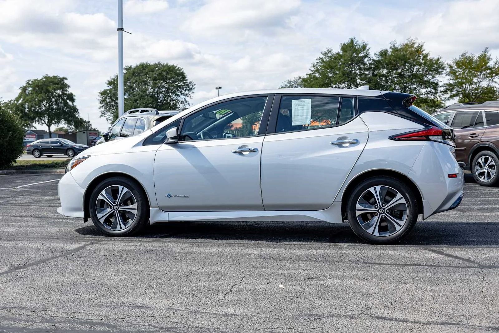 Used 2018 Silver Nissan SV image 4