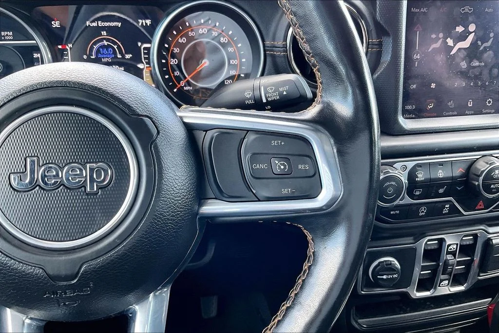 Used 2023 White Jeep High Altitude image 22
