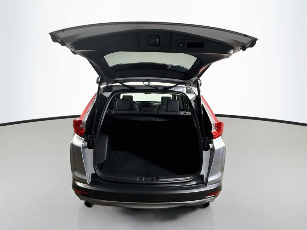 Used 2019 Lunar Silver Metallic Honda Touring image 24