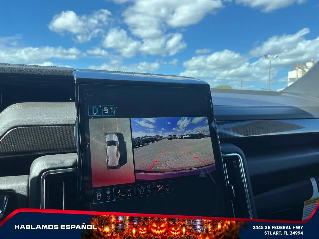 New 2027 Summit White GMC Elevation image 33