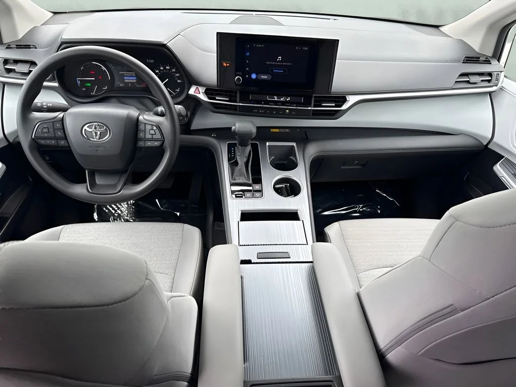 Used 2025 Ice Cap Toyota LE image 15