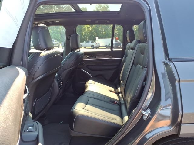 New 2026 Baltic Gray Metallic Clear-Coat Exterior Paint Jeep Limited Reserve image 29