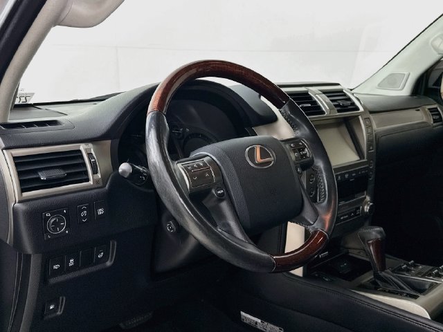 Used 2015 Silver Lexus 460 Luxury image 9