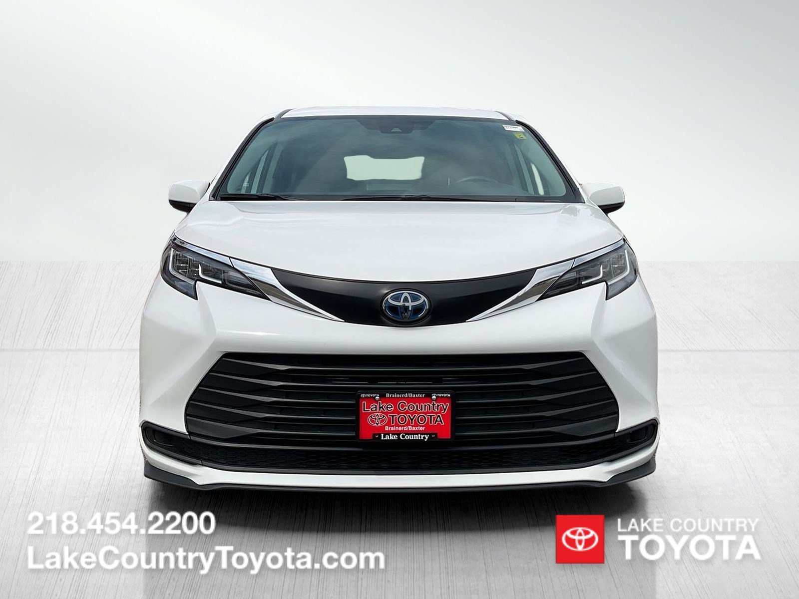Used 2021 White Toyota LE image 8