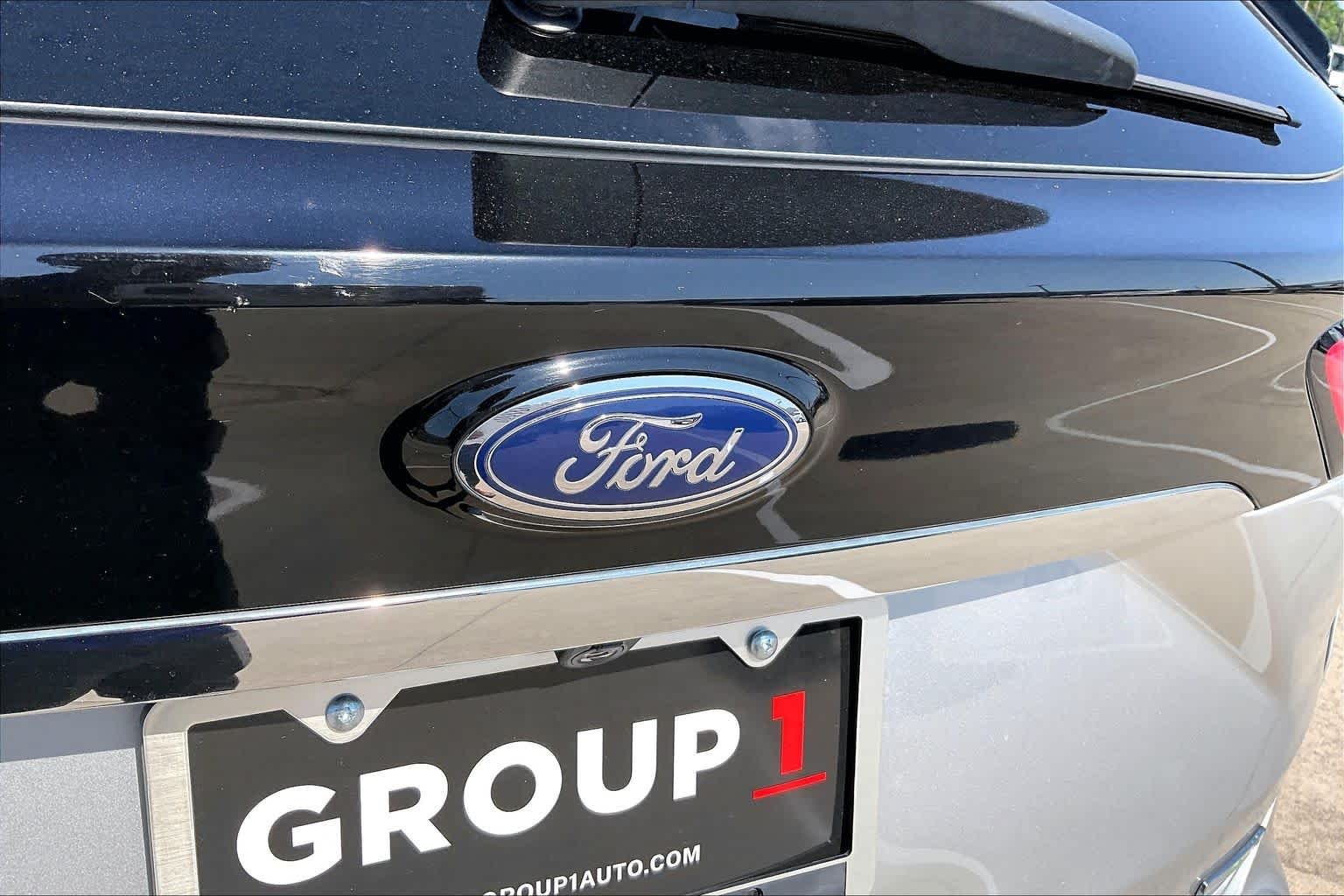 Used 2019 Ingot Silver Metallic Ford SE image 30