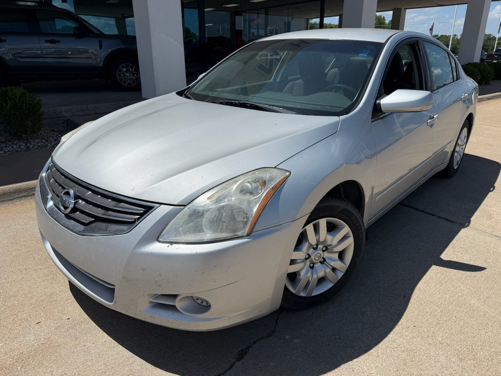 Used 2011  Nissan 2.5 S image 6
