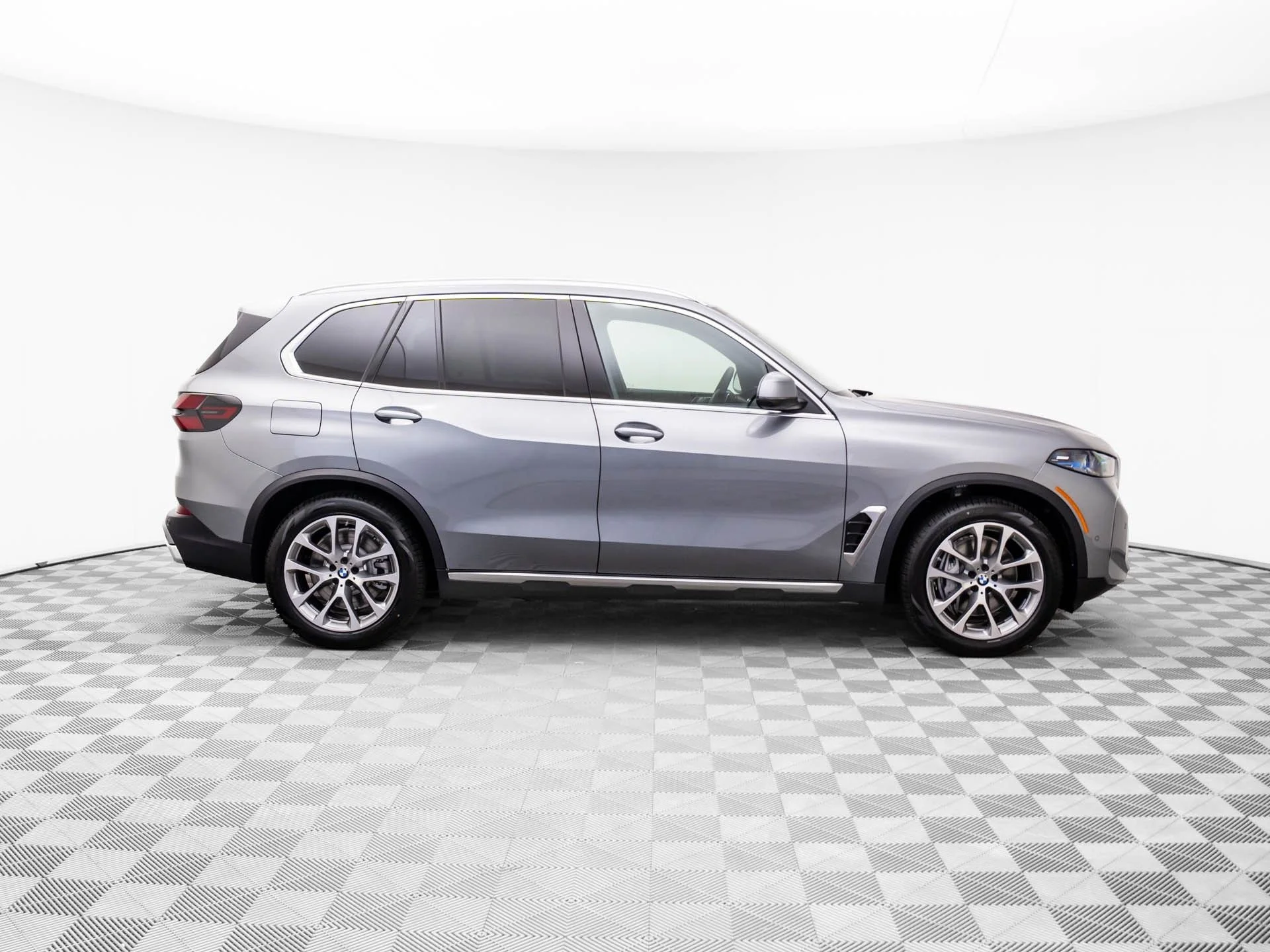 New 2026 Gray BMW xDrive50e image 7