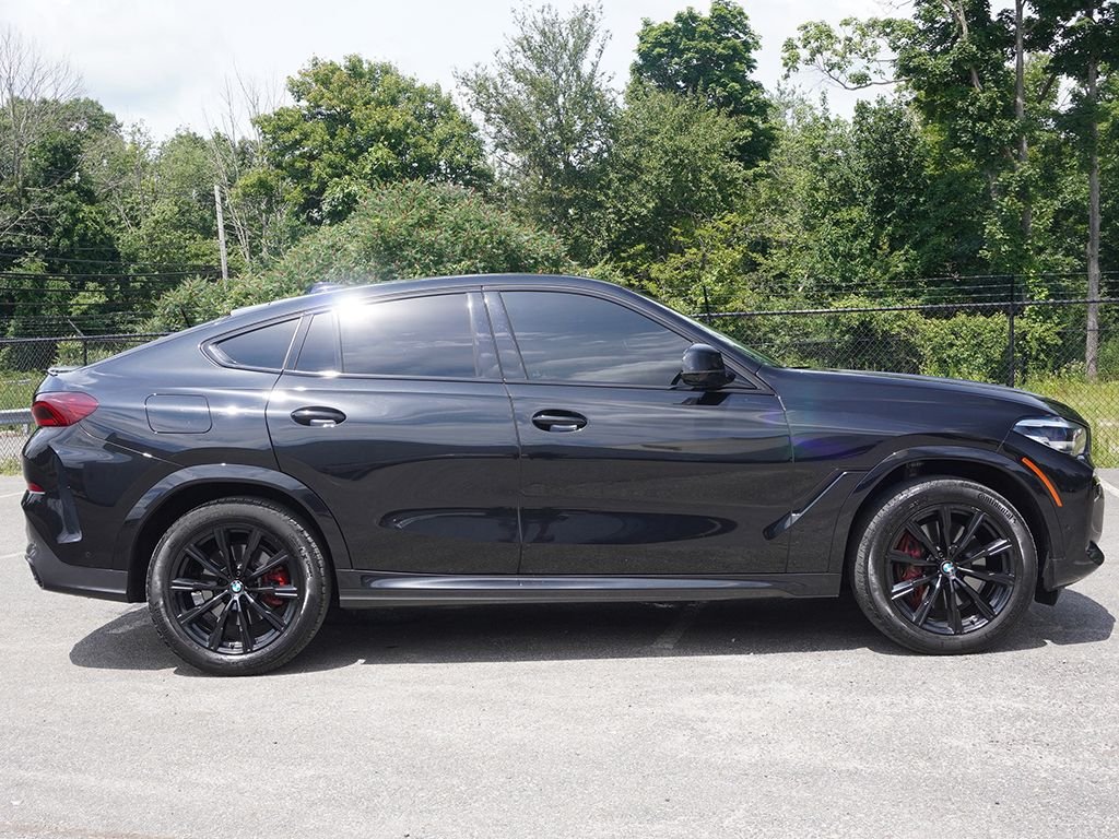 Used 2022 Black BMW xDrive40i image 18