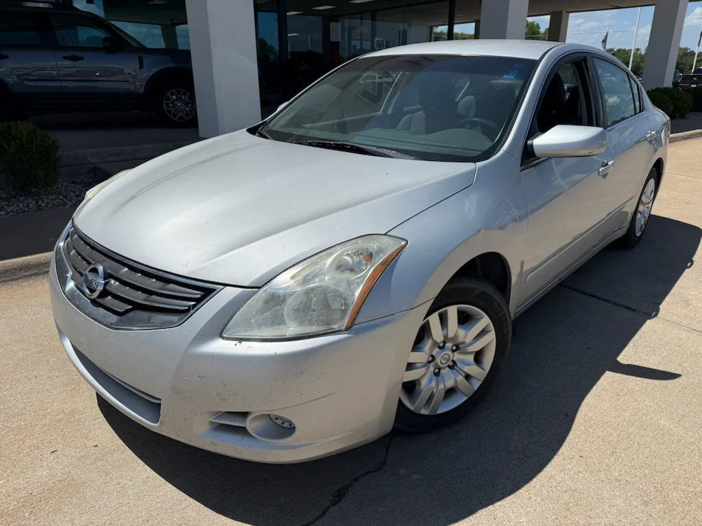 Used 2011 Brilliant Silver Nissan 2.5 S image 6