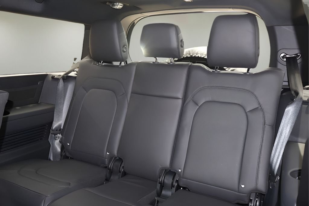 New 2026 Santorini Black Land Rover S image 15