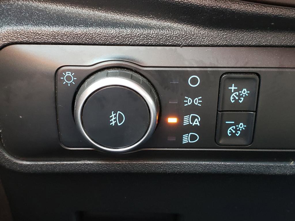 Used 2022 Green Metallic Ford  image 26