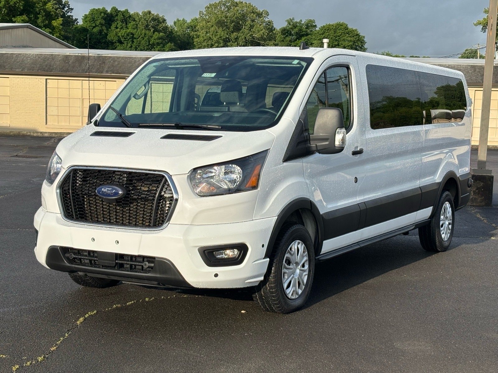 2024 Ford Transit 350 XLT Low Roof Sliding Pass. 148's photo