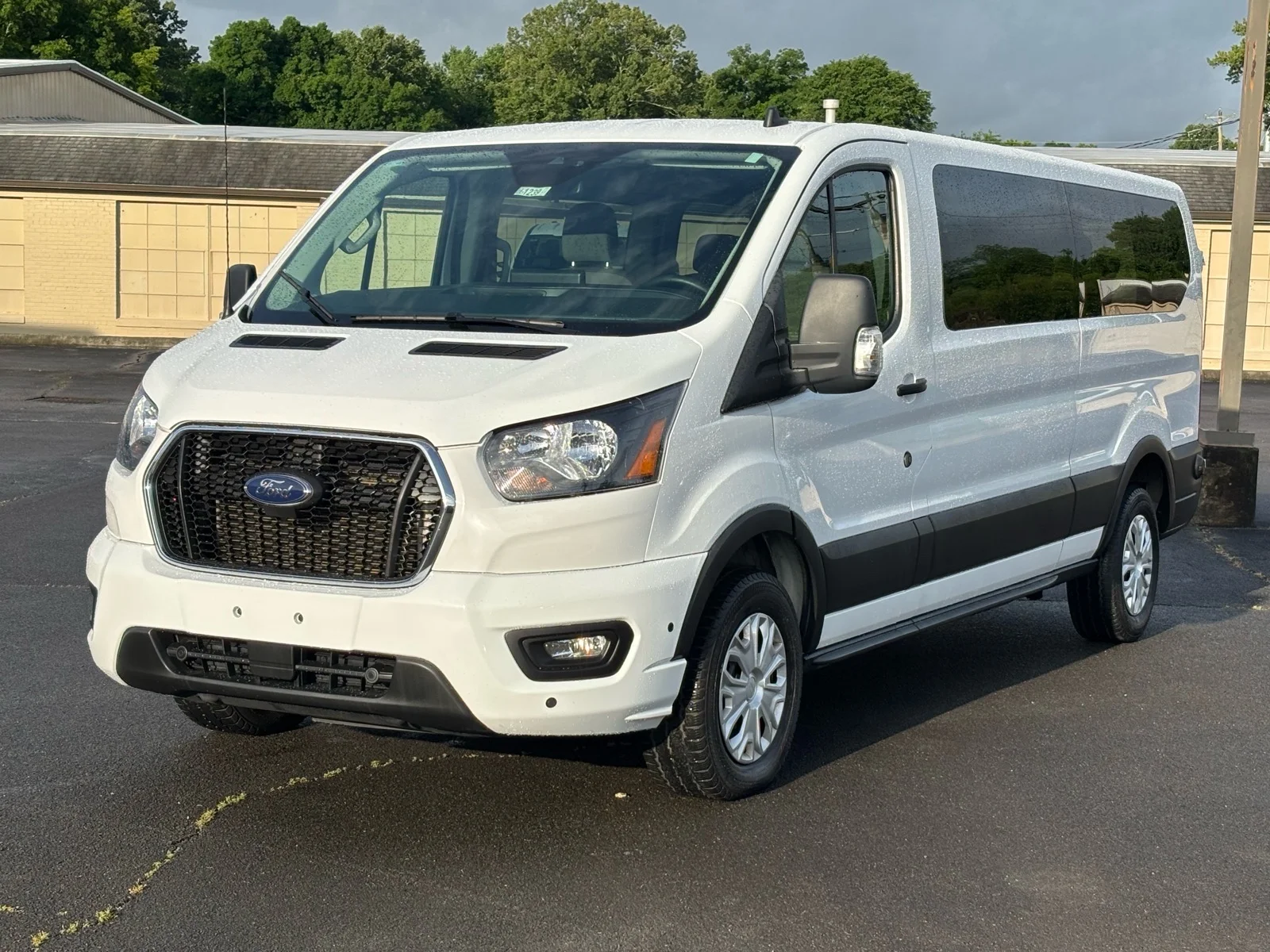 2024 Ford Transit 350 XLT Low Roof Sliding Pass. 148's photo