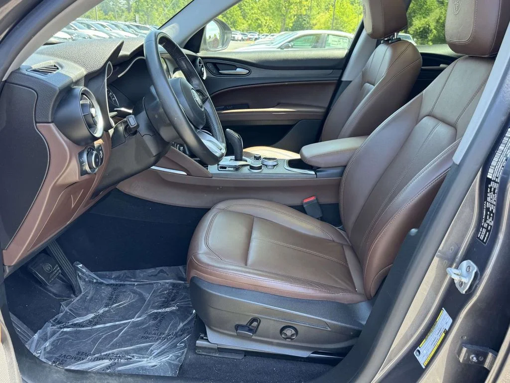 Used 2021 Gray Alfa Romeo Ti image 14