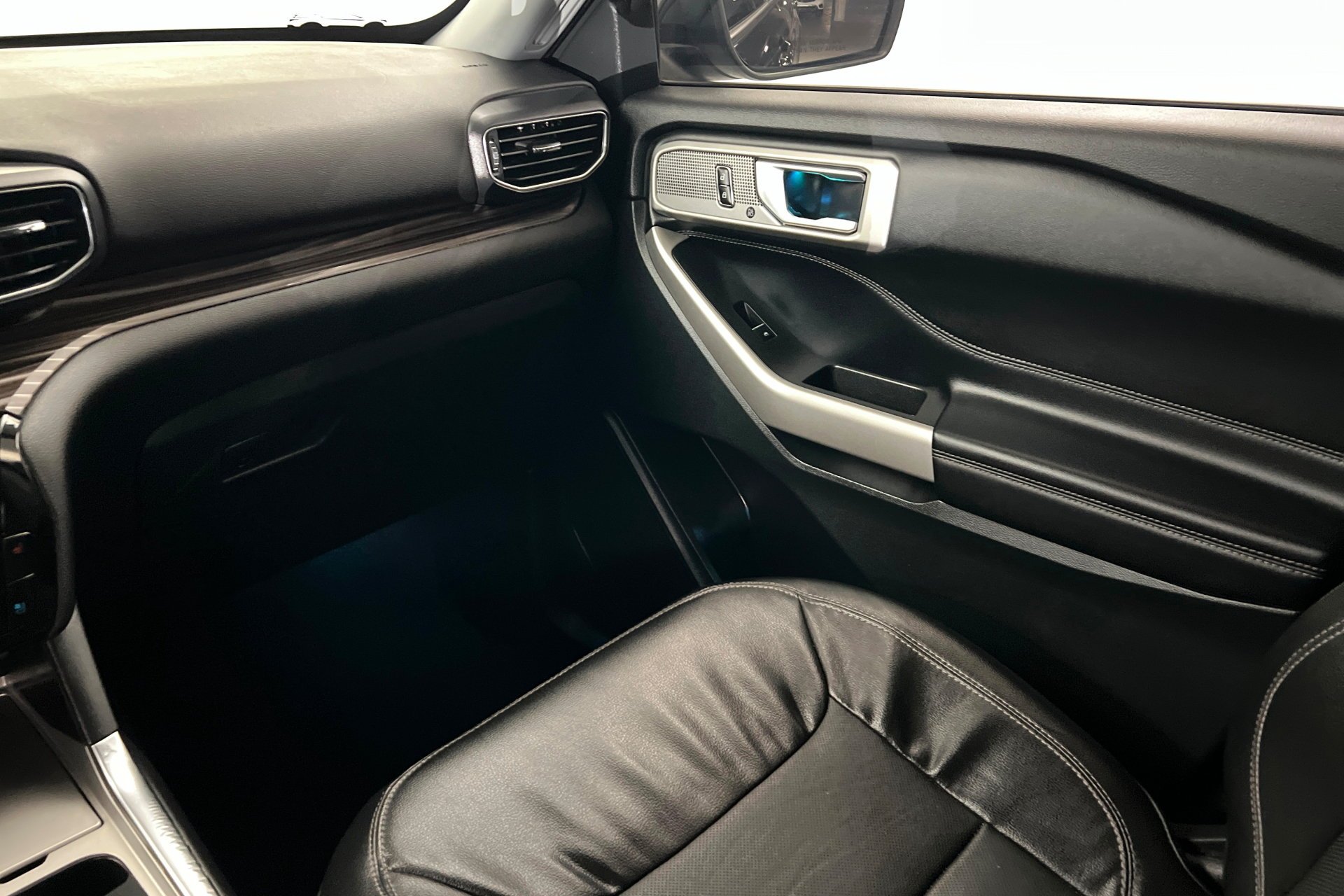 2023 Ford Explorer Limited - Photo 11