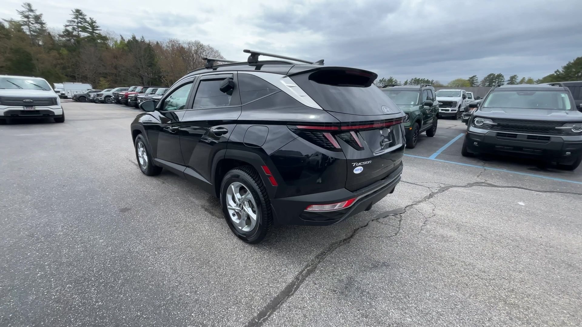 Used 2023 Phantom Black Hyundai SEL image 18